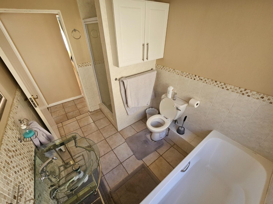 To Let 4 Bedroom Property for Rent in Lovemore Heights Estate Eastern Cape